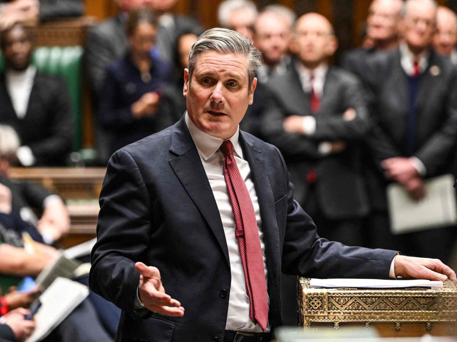 لأول مرة.. العمال البريطاني يتعهد بخفض عدد المهاجرين ووقف “خطة رواندا”