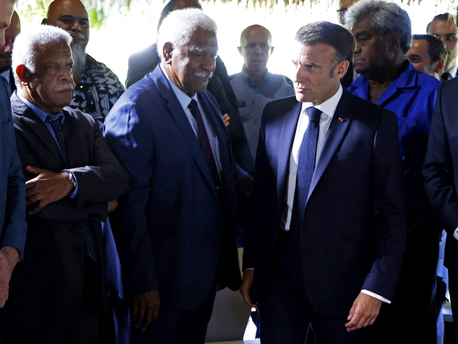 كاليدونيا المنسية.. لماذا تهتم فرنسا بجزيرة نائية غرب المحيط الهادي؟