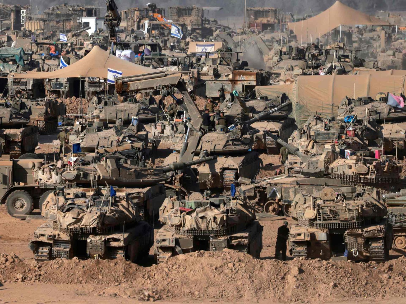 بسبب حرب غزة.. إسرائيل تواجه أزمات غير تقليدية أبرزها هروب للأثرياء