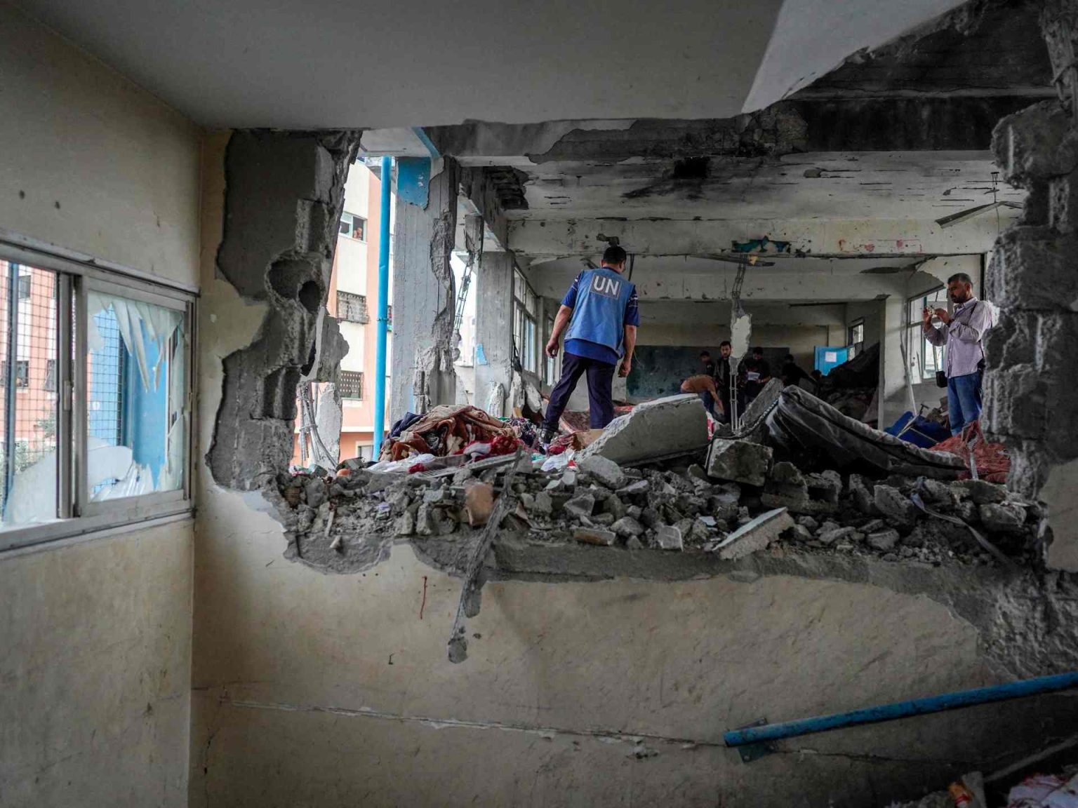 دعوات للتحقيق في استهداف إسرائيل مدرسة تؤوي نازحين بغزة