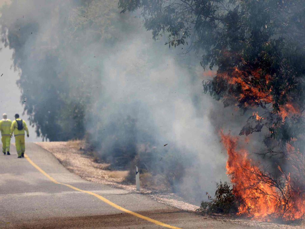 حزب الله يقصف موقعا أمنيا “حساسا” ومسؤول إسرائيلي: لا نستطيع القتال على جبهتين