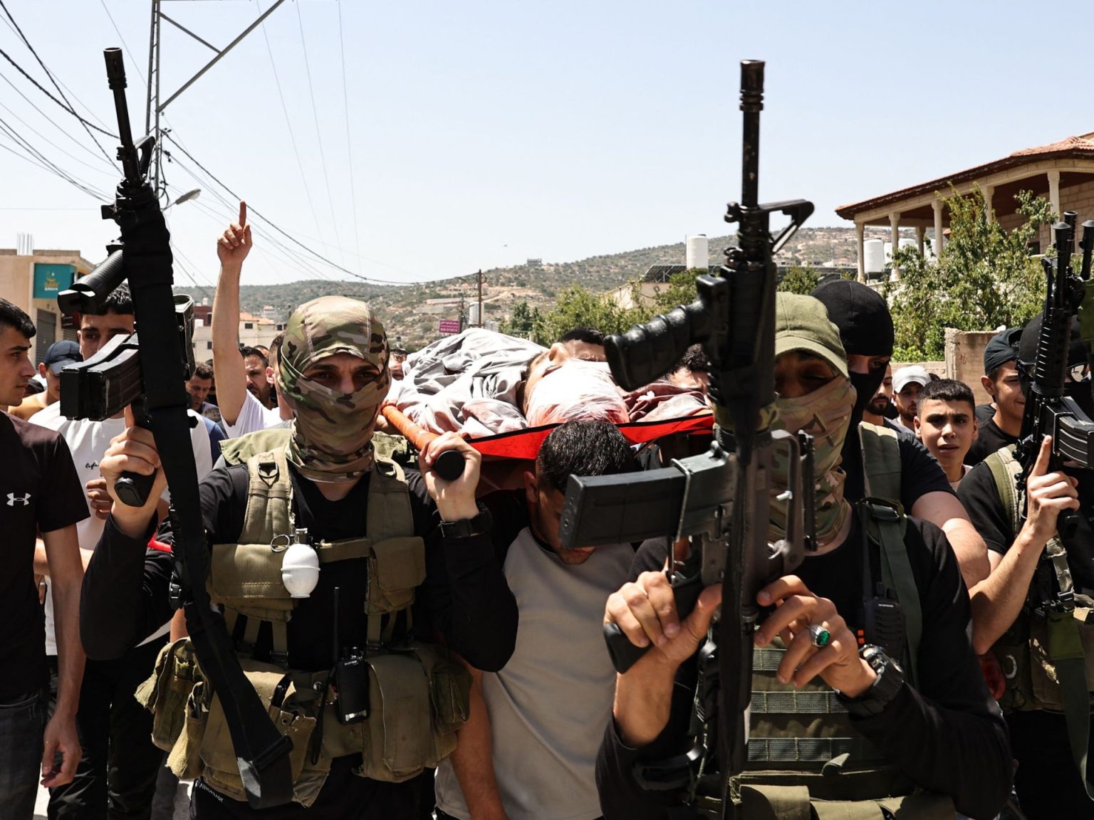 شهيد وجريحان برصاص الاحتلال في الضفة الغربية