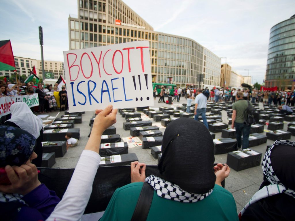 هآرتس: تزايد المقاطعة الدولية يفاقم مشاكل إسرائيل الاقتصادية بخضم حرب غزة