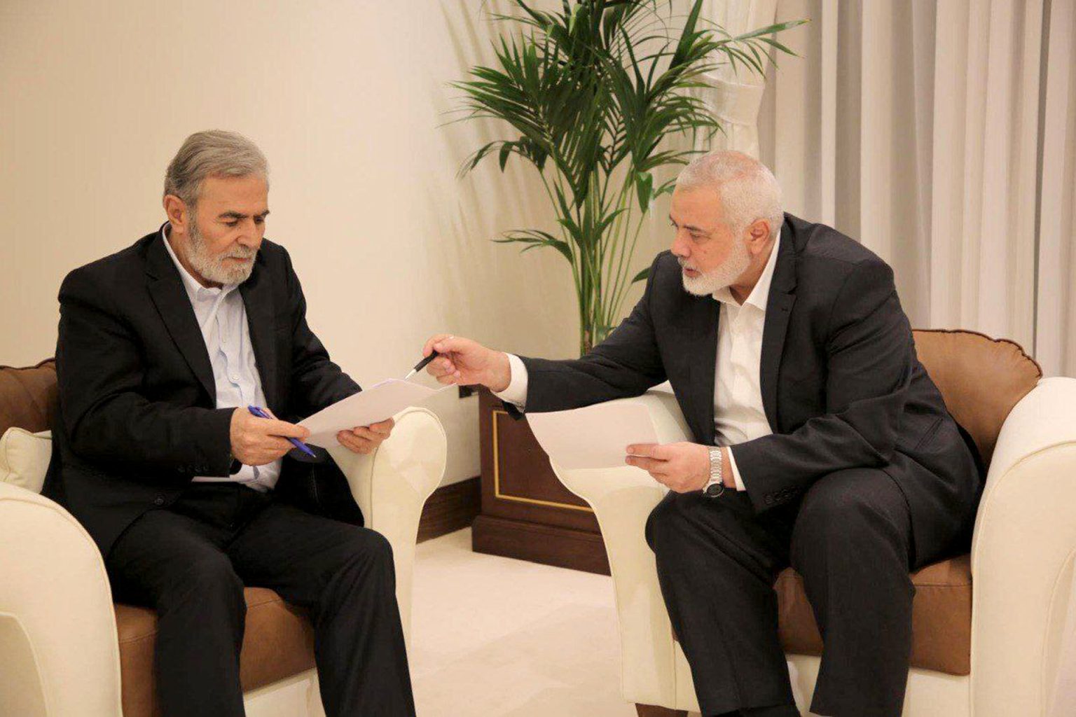 المقاومة تسلم الوسطاء ردها على المقترح الإسرائيلي وواشنطن تقيّمه