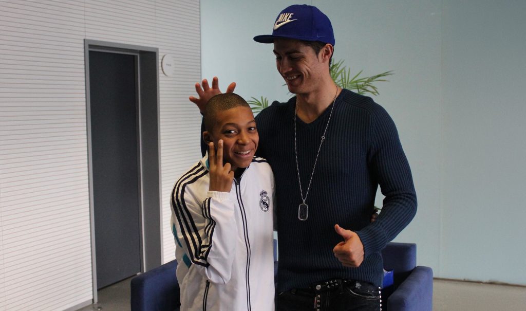 انتقال مبابي لريال مدريد يتحول لحديث الساعة.. كيف تفاعلت المنصات؟