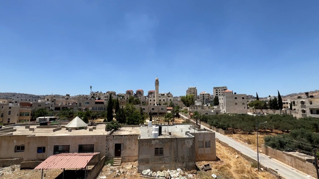 فيديو.. قرية حِزما المقدسية بين فكي الاستيطان والهدم