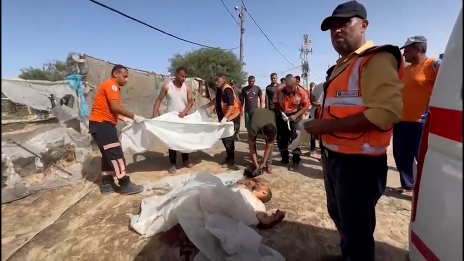 الاحتلال يستهدف عناصر تأمين بضائع بغزة والمقاومة تكبده خسائر