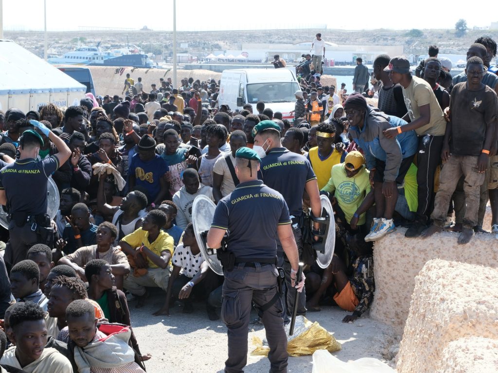 أوروبا وملف الهجرة.. صعود اليمين في مواجهة النفوذ الروسي بأفريقيا