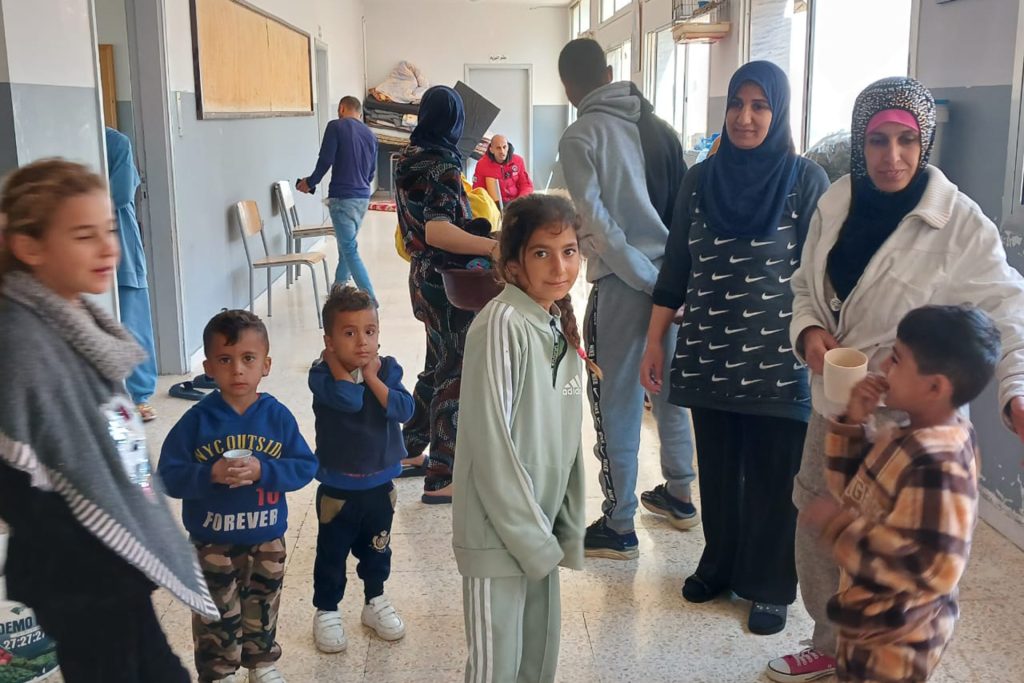 الصقيع يطرق أبواب مراكز النازحين بالبقاع اللبناني دون تجهيزات