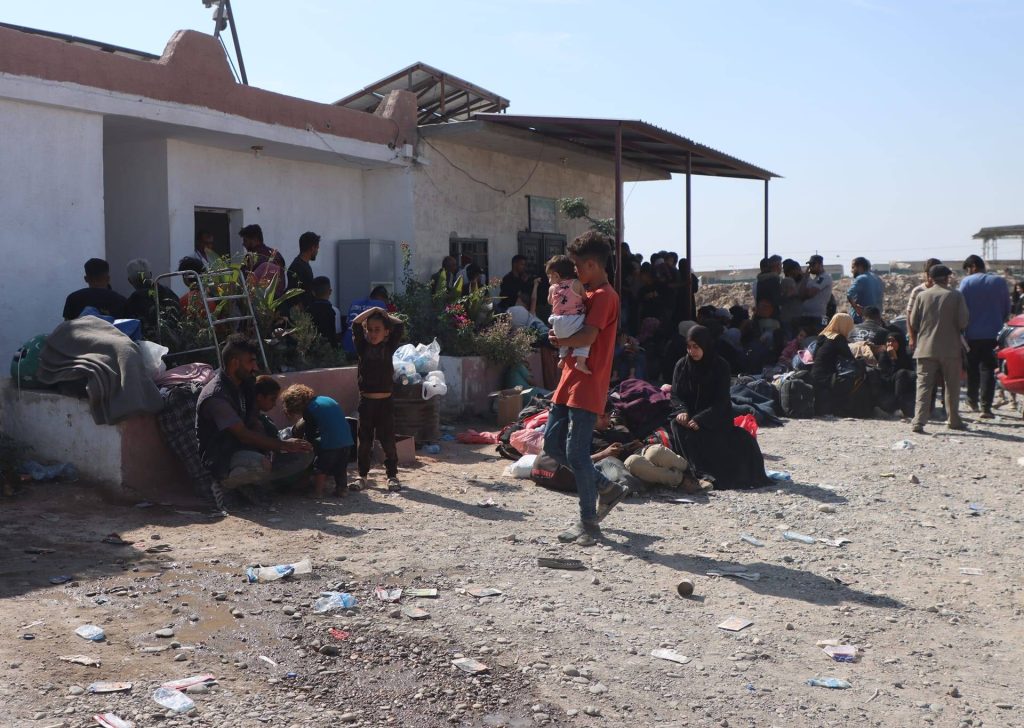 كيف يعيش السوريون العائدون من لبنان إلى الشمال السوري؟