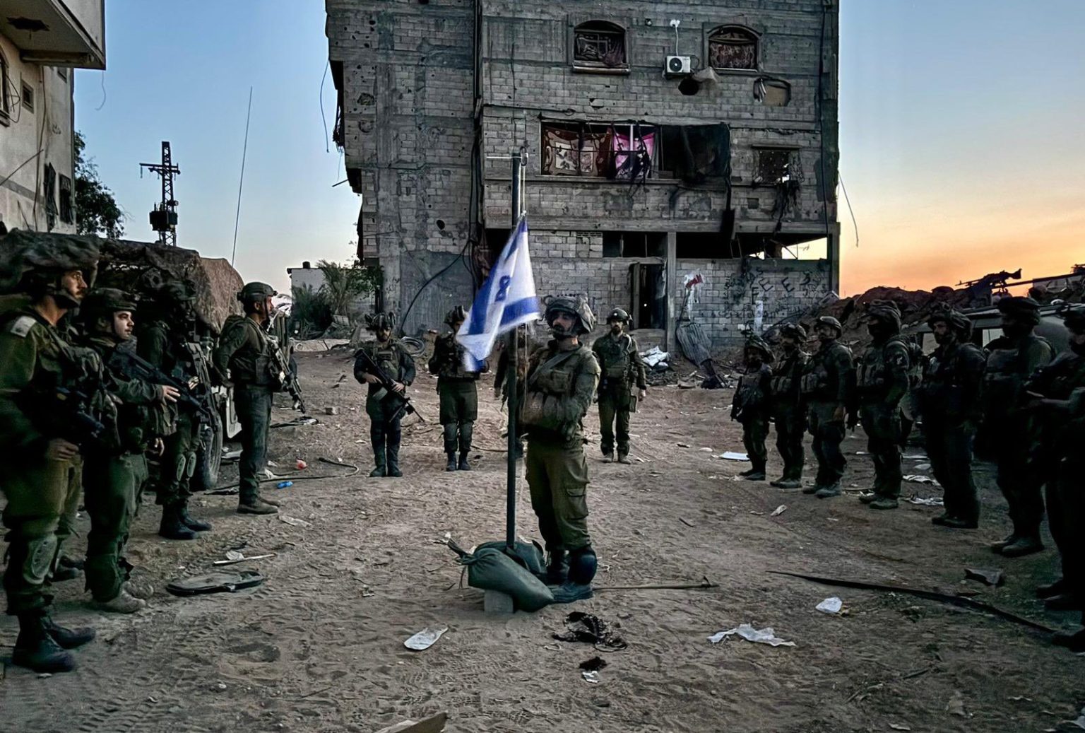 غارديان: إسرائيل تقترح خطة تمنحها سيطرة عسكرية أكثر على غزة