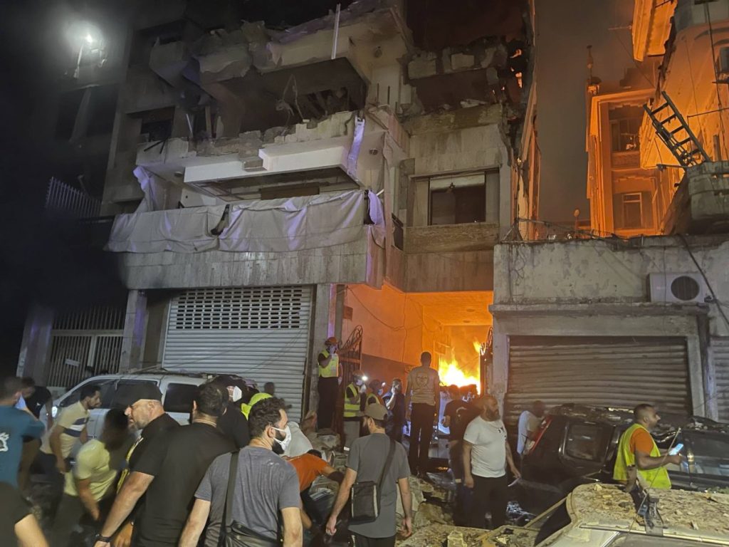 عملية اغتيال إسرائيلية في بيروت تنتهي بمجزرة