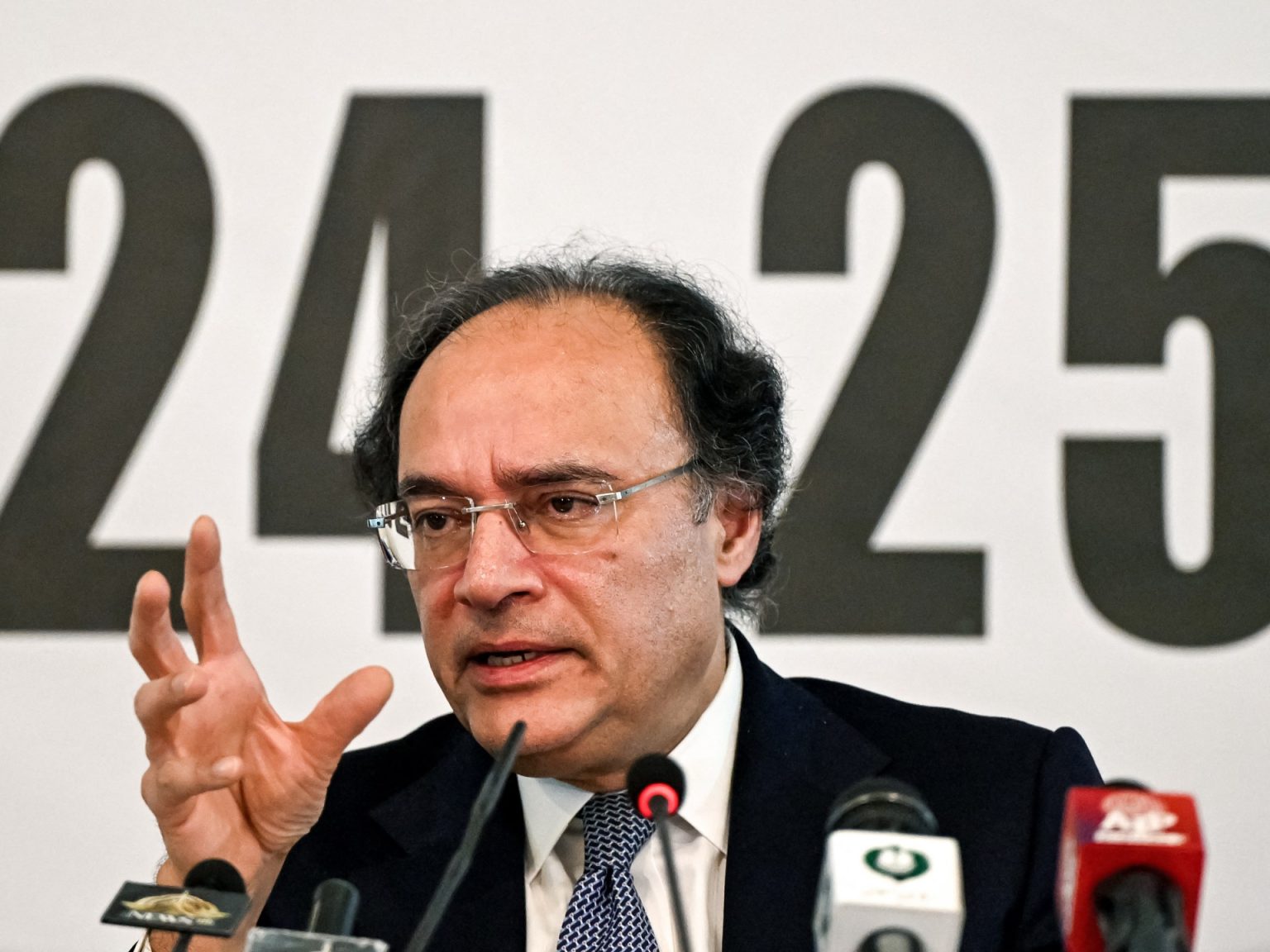 وفد باكستاني إلى واشنطن لمناقشة رسوم ترامب الجمركية