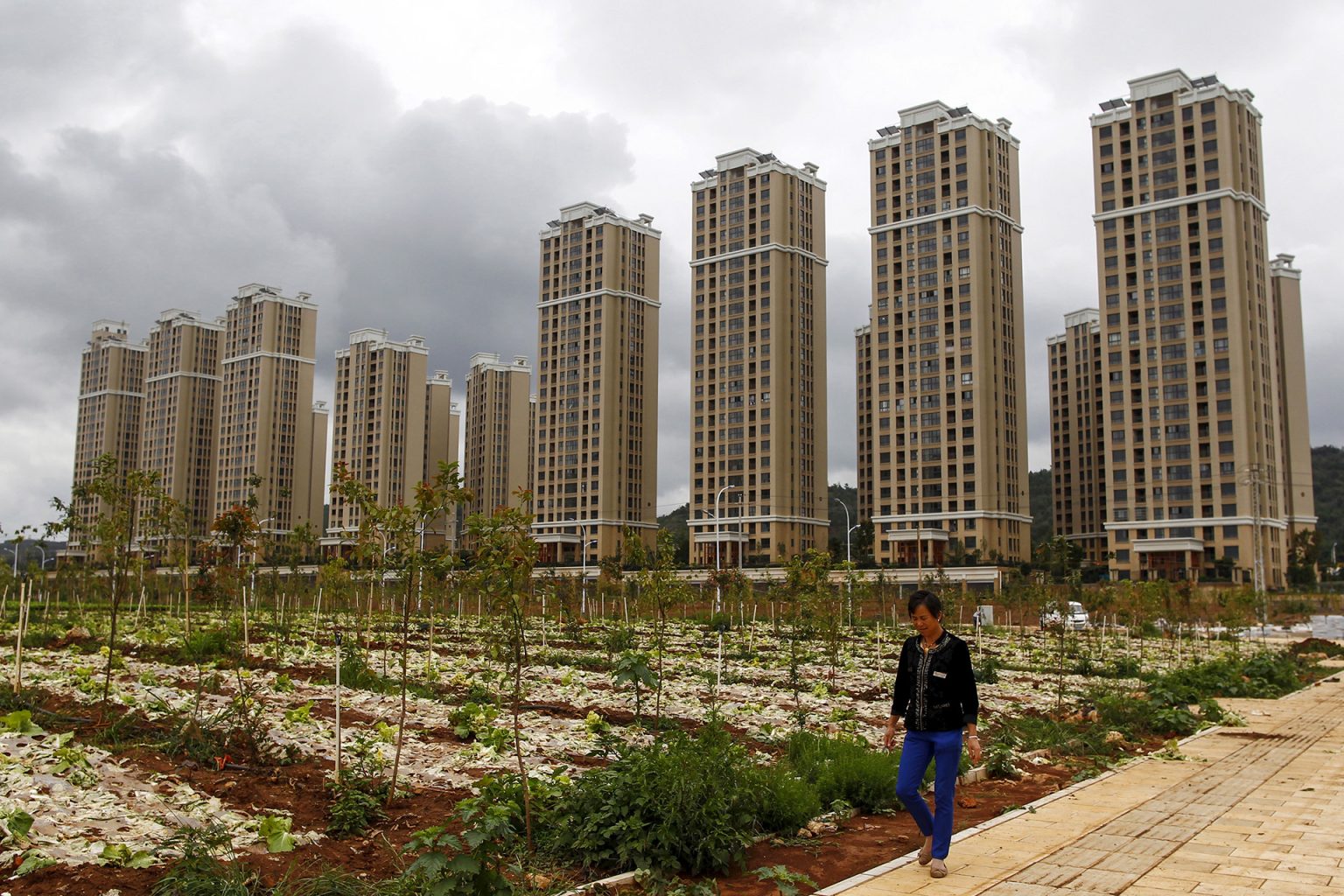 عثرة اقتصاد الصين تدفع شركات عالمية لتغيير إستراتيجياتها