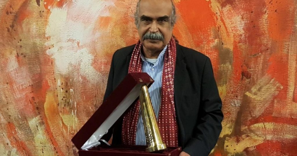 من أهم شعراء البحرين.. قاسم حدّاد يفوز بجائزة الأركانة العالمية