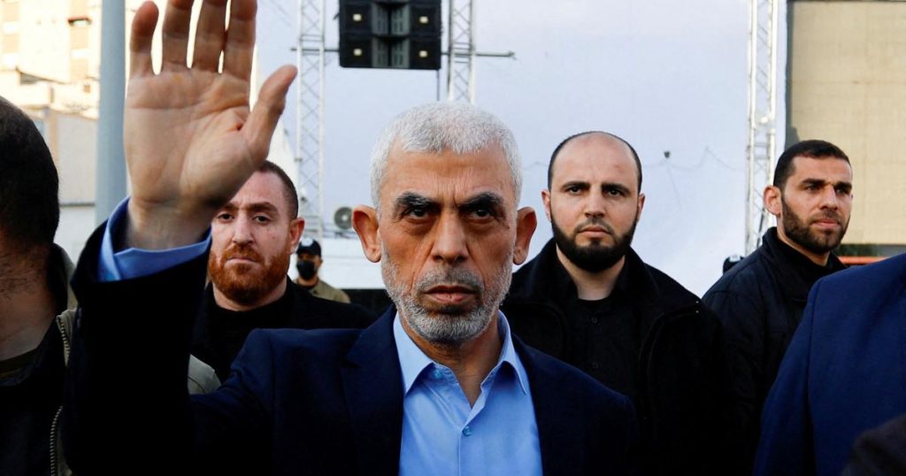 جواز سفر لموظف في “الأونروا” في مكان استشهاد السنوار.. ما الحقيقة؟