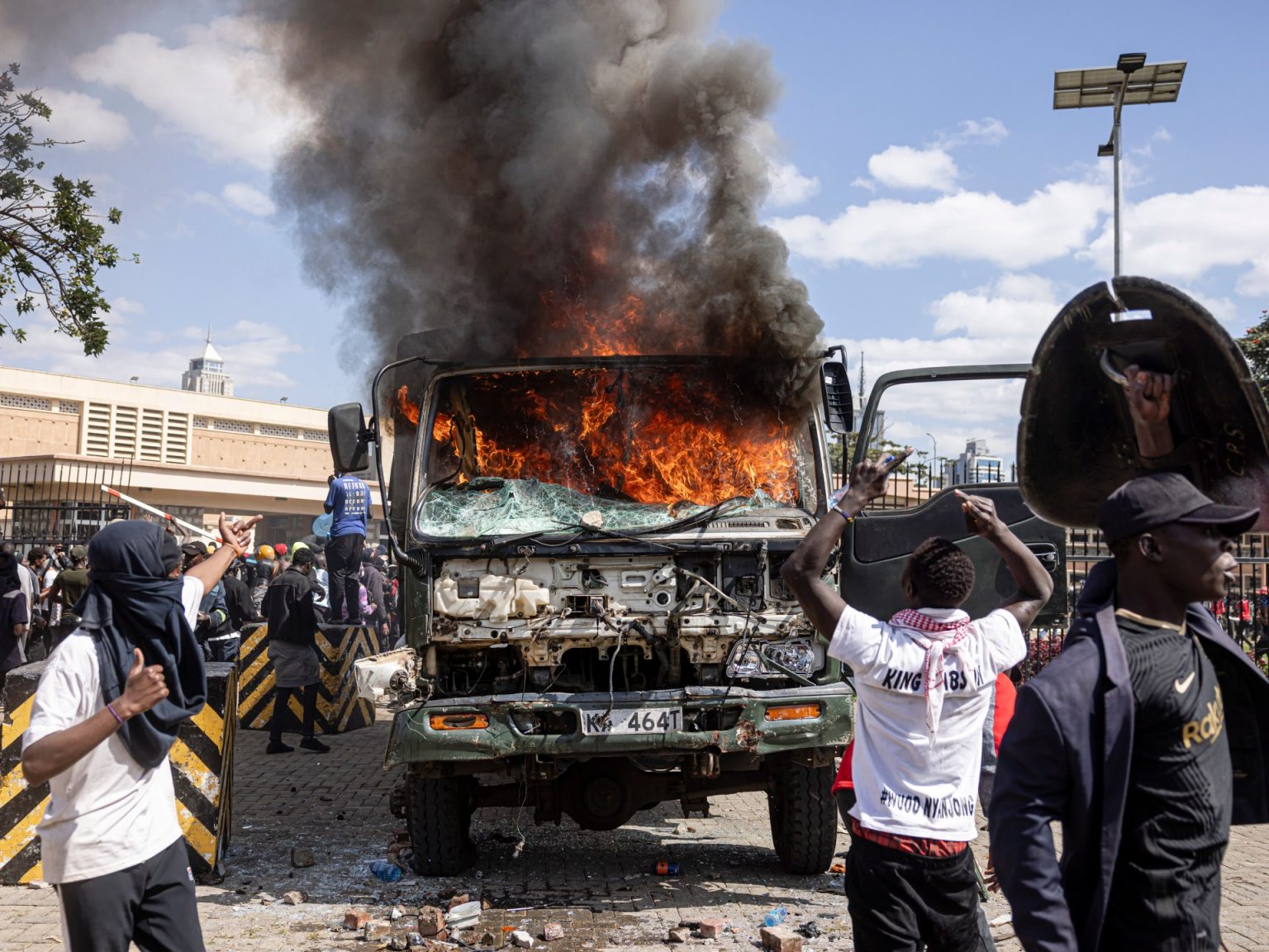 كينيا تستعد لاحتجاجات جديدة رغم تراجع الرئيس عن زيادة الضرائب