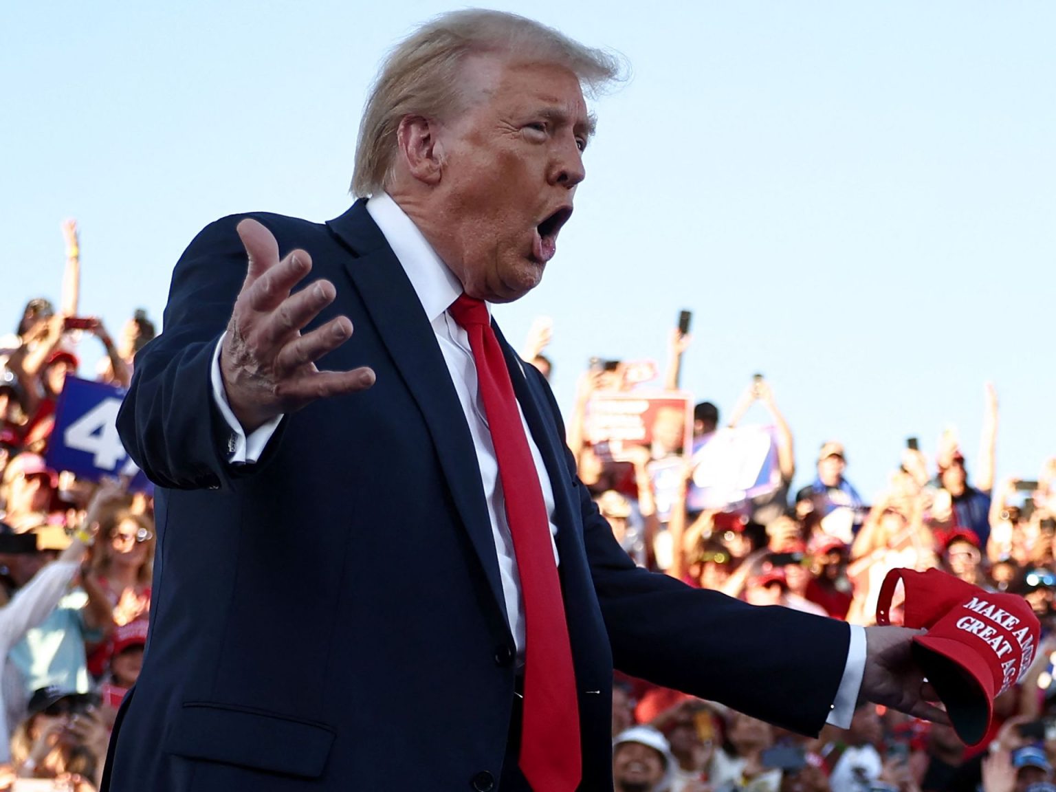 خبراء يحذرون من تداعيات سلبية لبرنامج ترامب الاقتصادي