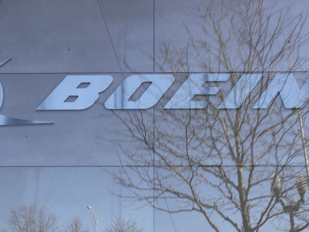 بوينغ تسعى لجمع 35 مليار دولار لتعزيز ميزانيتها