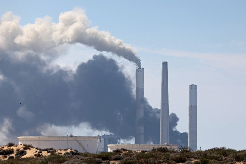 كالكاليست: موديز تخفض تصنيف شركة الكهرباء الإسرائيلية