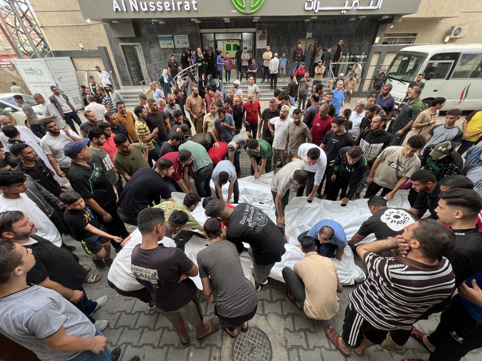 واشنطن بوست: أسبوع في حياة جراح بشمال غزة تحت الهجوم الإسرائيلي