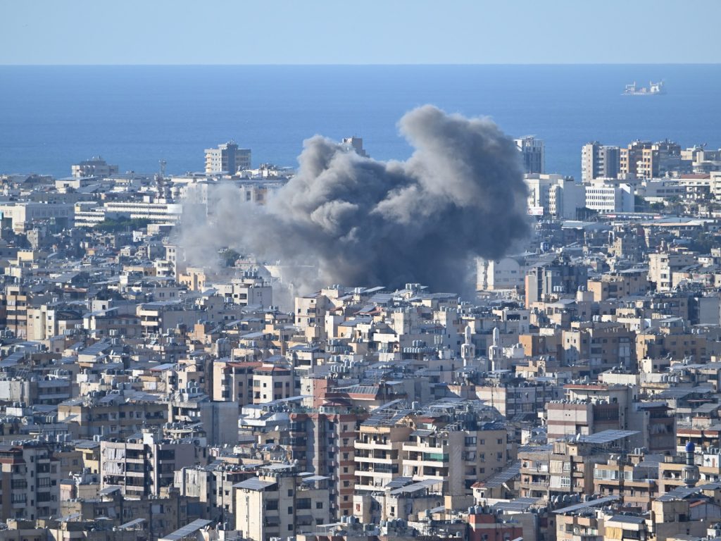 حرب إسرائيل على غزة وتداعياتها توجه ضربات لاقتصاد المنطقة والعالم