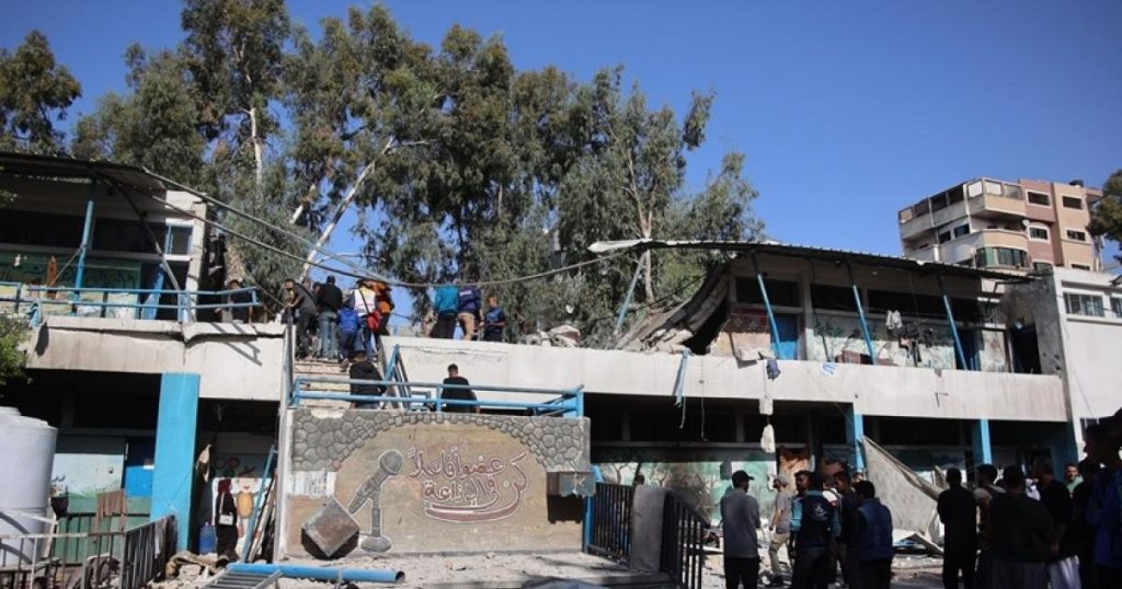 شهداء في النصيرات والشجاعية.. إسرائيل تقر بقصف مدرسة تؤوي نازحين