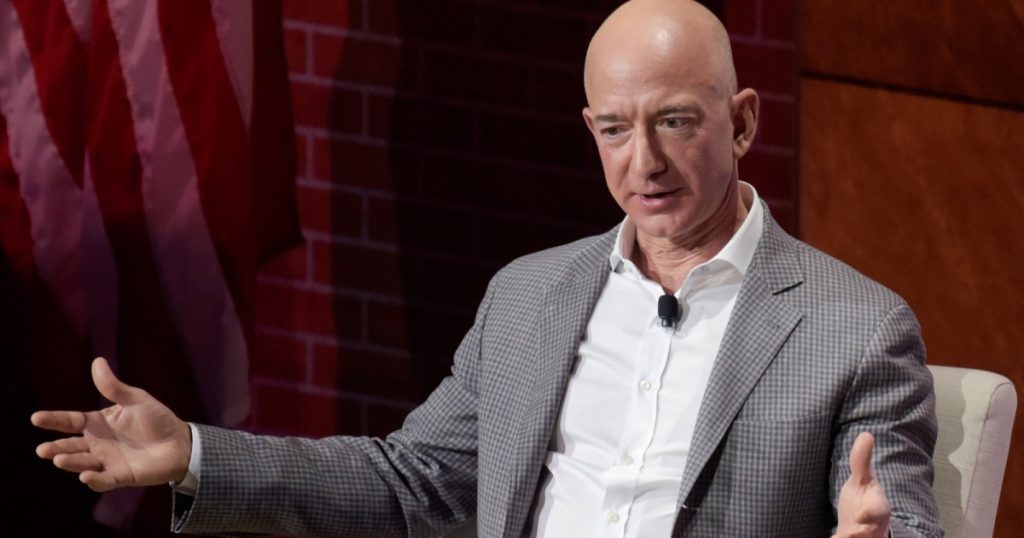 جيف بيزوس: الحقيقة المرة أن الأميركيين لا يثقون بوسائل الإعلام