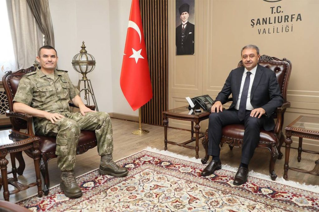 تفاصيل الإطاحة بلواء تركي بتهمة تهريب لاجئين سوريين