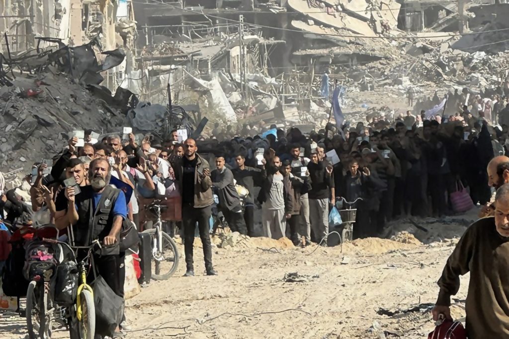 كيف أربكت تصريحات ترامب عن تهجير الغزيين واشنطن؟