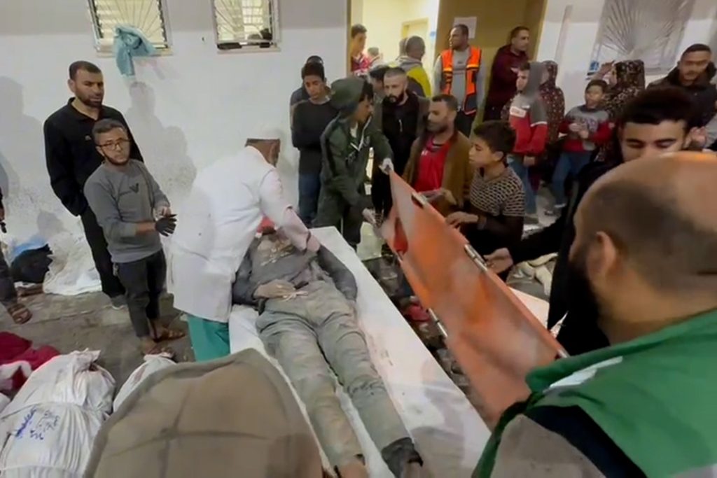 مستشفيات شمال غزة تكافح للبقاء في وجه آلة الحرب الإسرائيلية