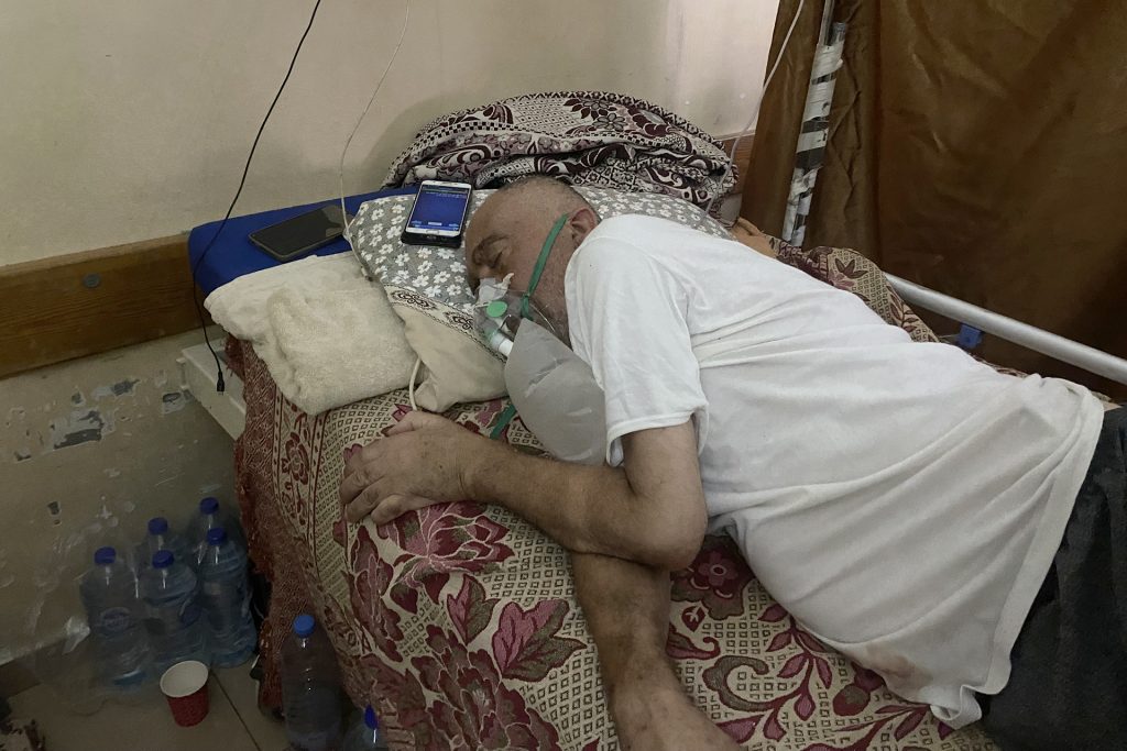 أكتوبر ليس ورديا في غزة.. مرضى السرطان بلا دواء ولا غذاء