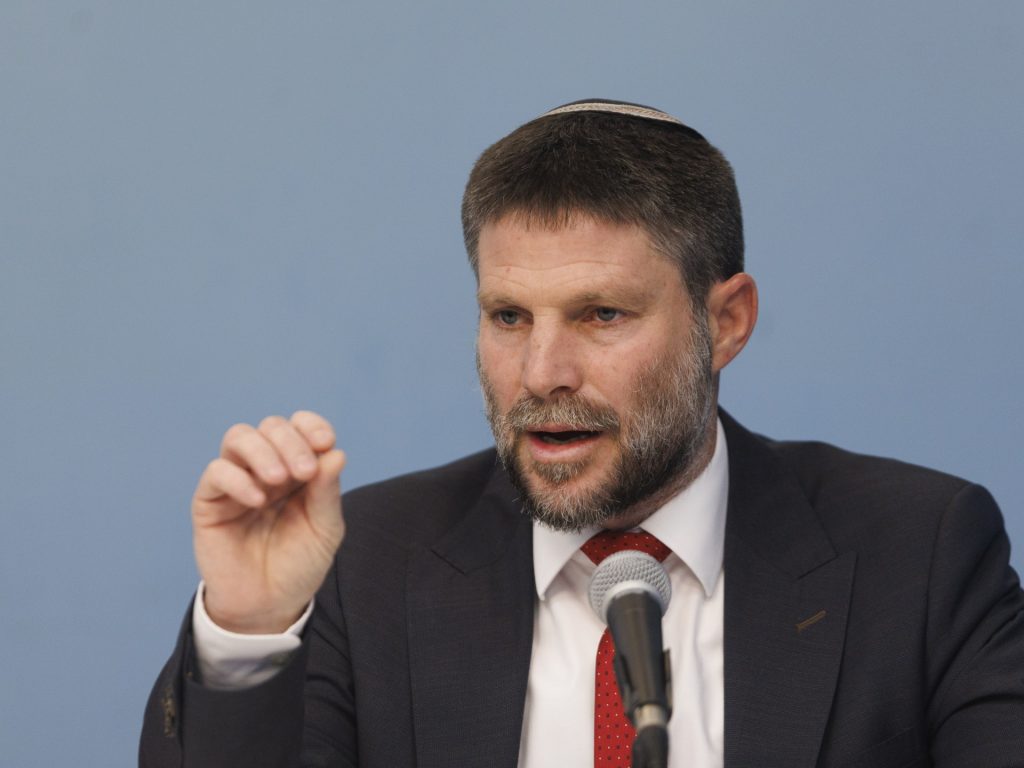 بنوك إسرائيل تتهم سموتريتش بنقض وعده وفرض ضريبة جديدة