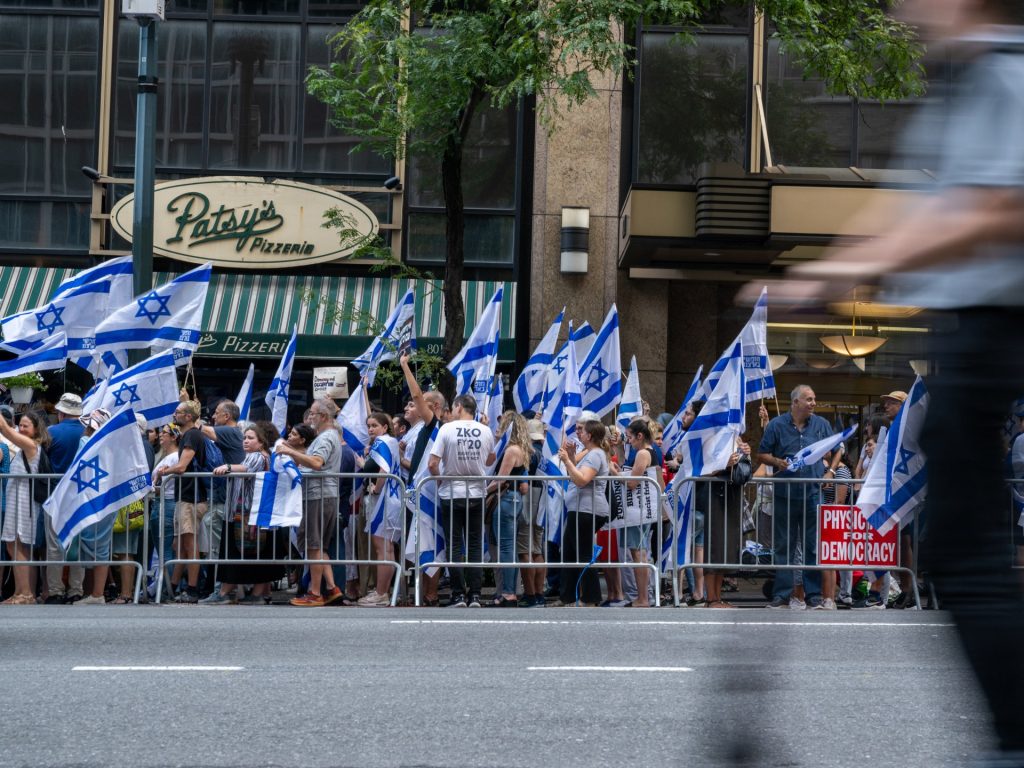 هل يحسم يهود بنسلفانيا وأريزونا سباق الرئاسة الأميركي؟