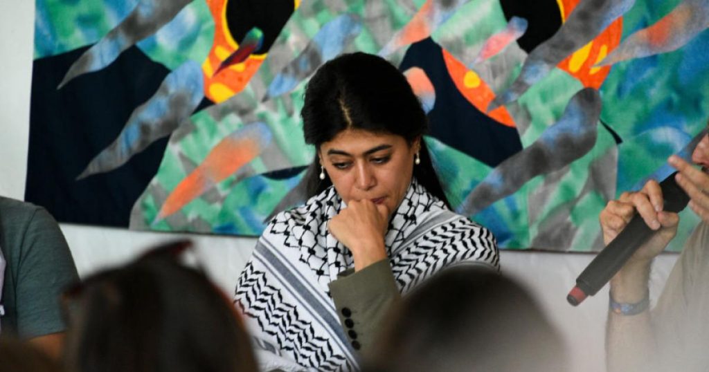 نائبة توبخ رئيسة البرلمان الأوروبي بسبب الكوفية الفلسطينية.. ماذا حصل؟