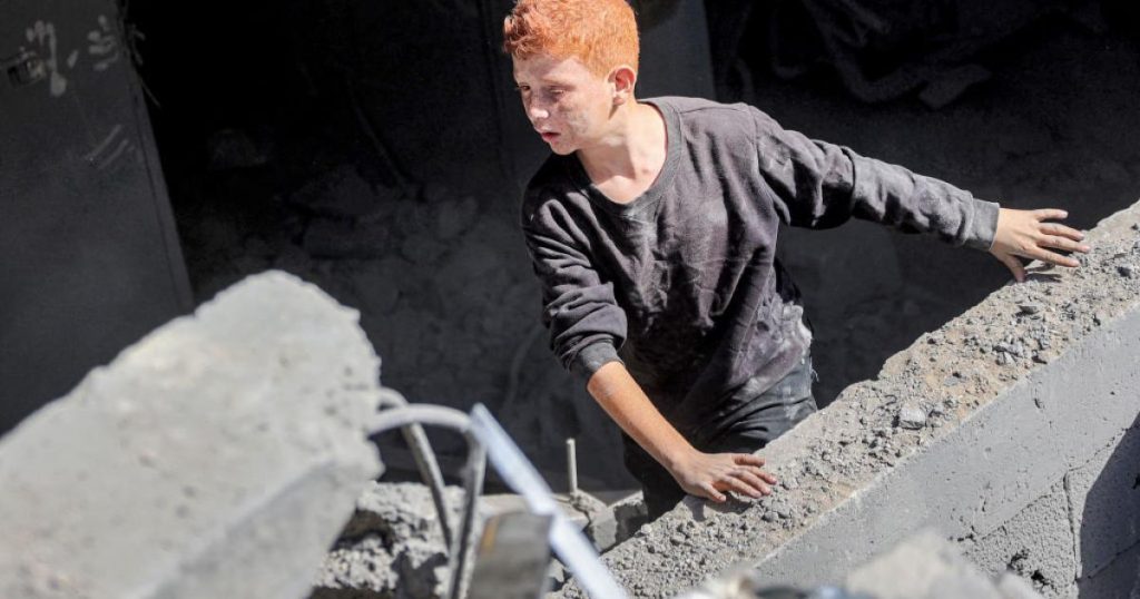 حصار شمال غزة.. 100 ألف يواجهون الموت وطبيب واحد في مستشفى كمال عدوان