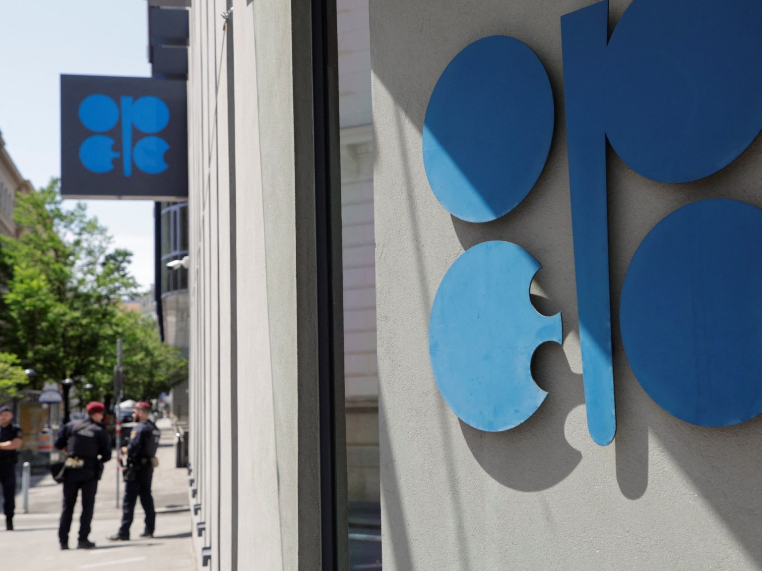 ماذا لو استهدفت إسرائيل منشآت إيران النفطية؟