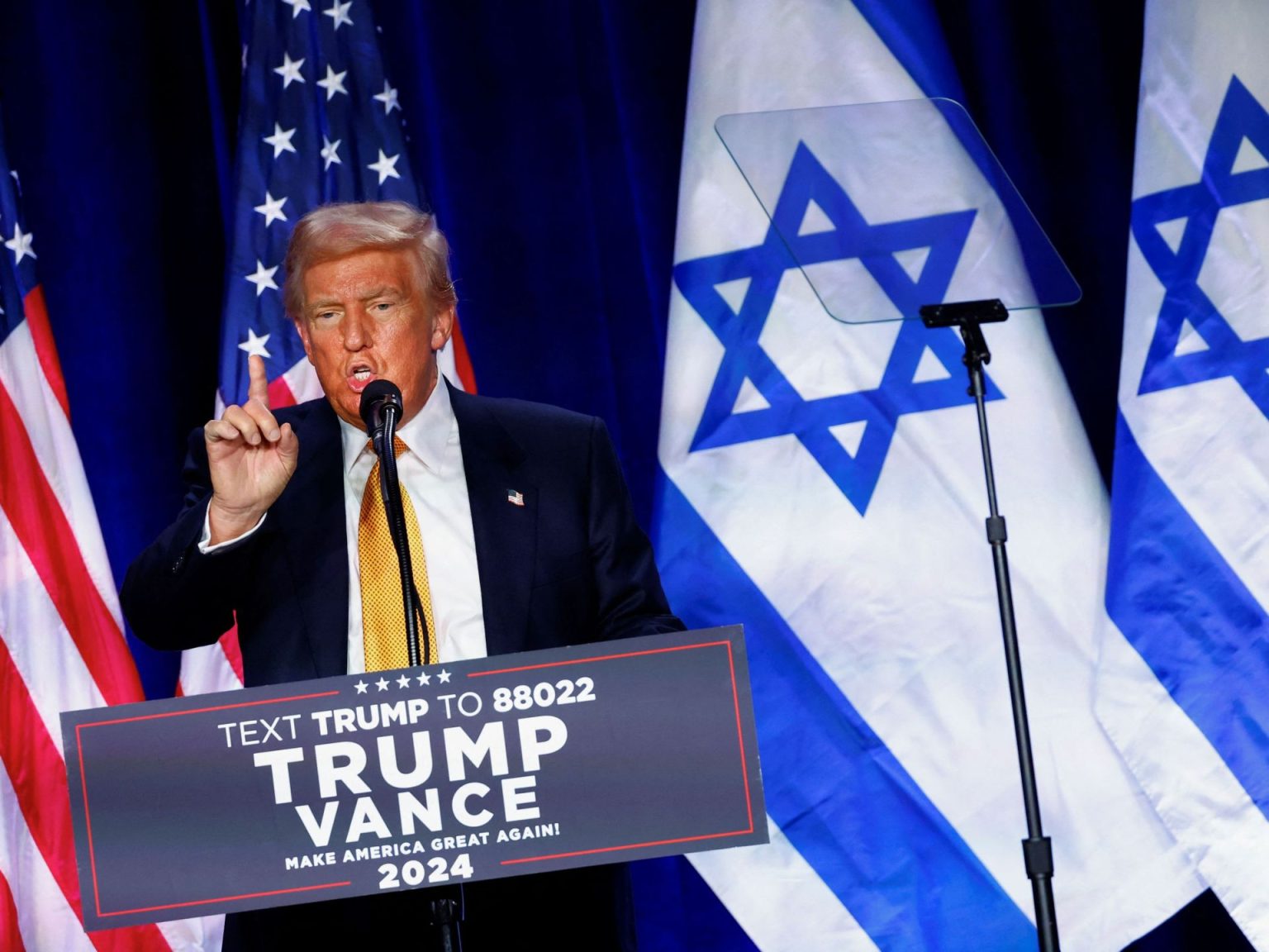 كيف يزيد تصعيد إسرائيل بالمنطقة حظوظ ترامب الانتخابية؟