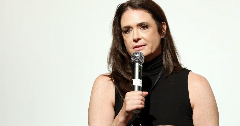 بعد 30 عامًا.. عارضة أزياء تكشف تفاصيل اعتداء ترمب عليها جنسيًا