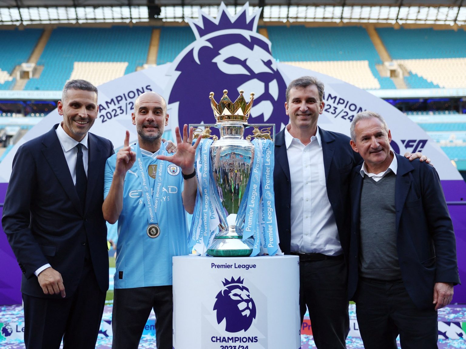 “صديق غوارديولا” يرحل عن مانشستر سيتي