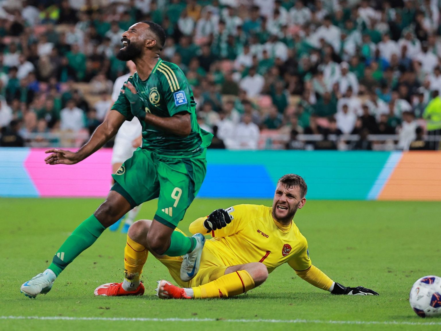 حارس مرمى منتخب هولندا يكشف سر اختياره تمثيل إندونيسيا