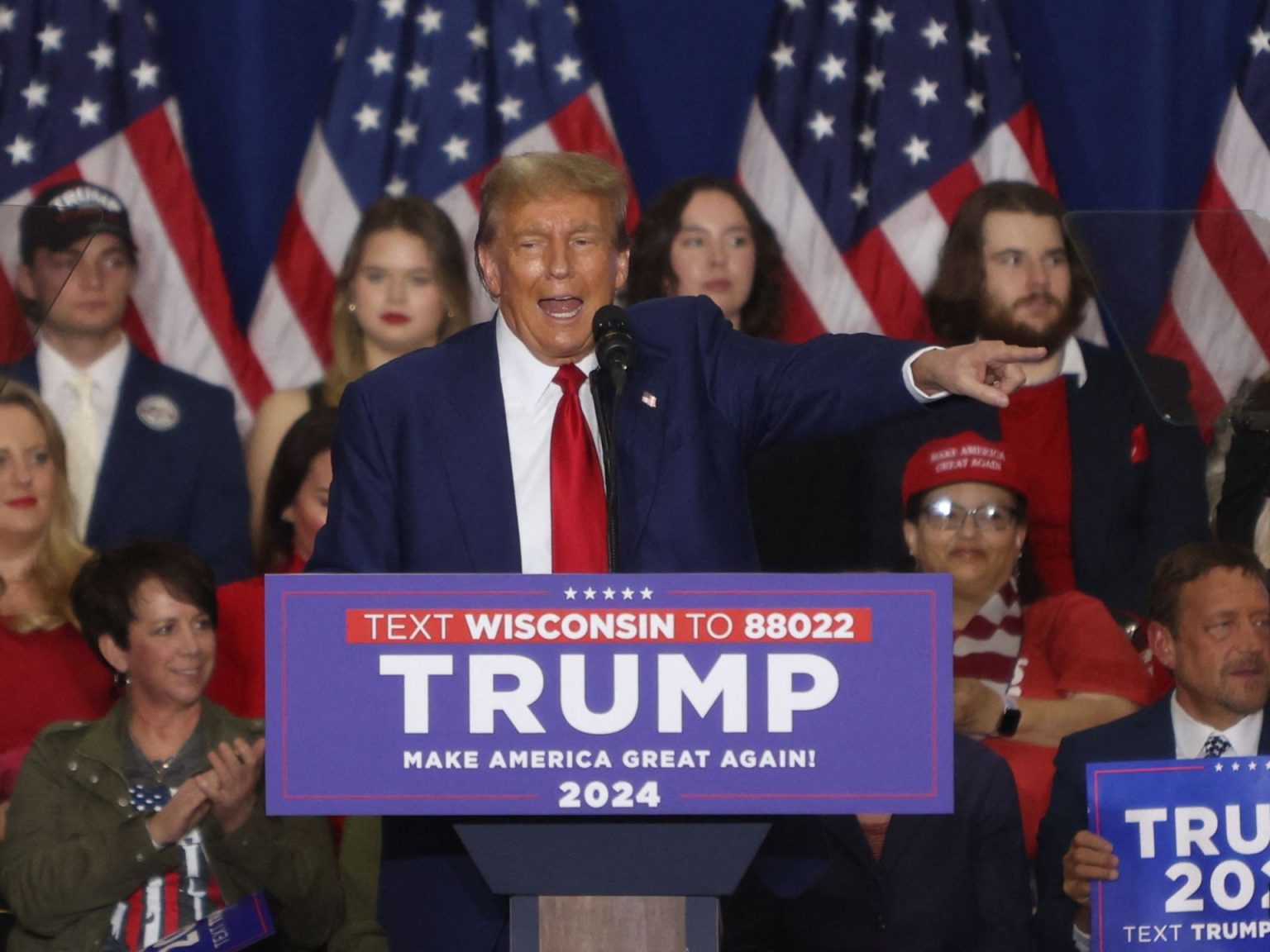 لماذا يغادر الأميركيون تجمعات ترامب مبكرا؟