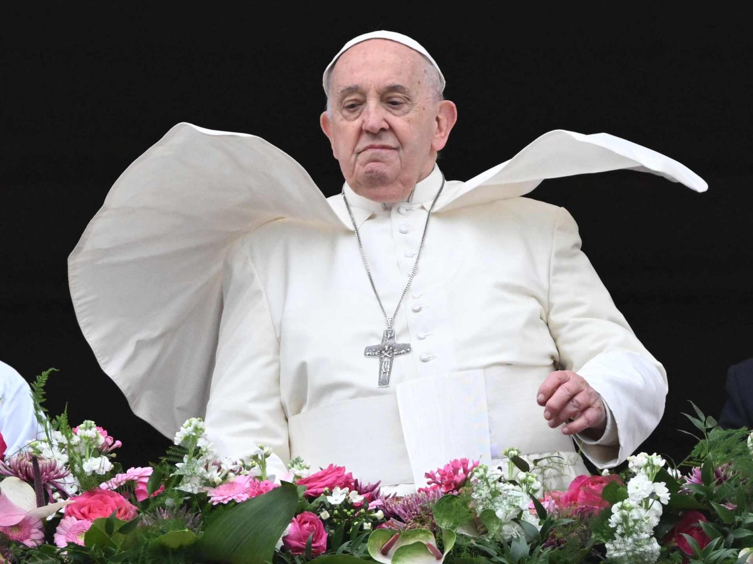 الفاتيكان يخفض الرواتب الشهرية للكرادلة في روما