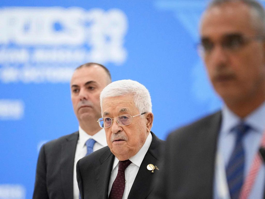 تعرف على أبرز إيرادات السلطة الفلسطينية وديونها