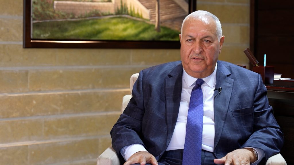 سنقرط.. رجل أعمال مقدسي يدعو للاستثمار بالمدينة