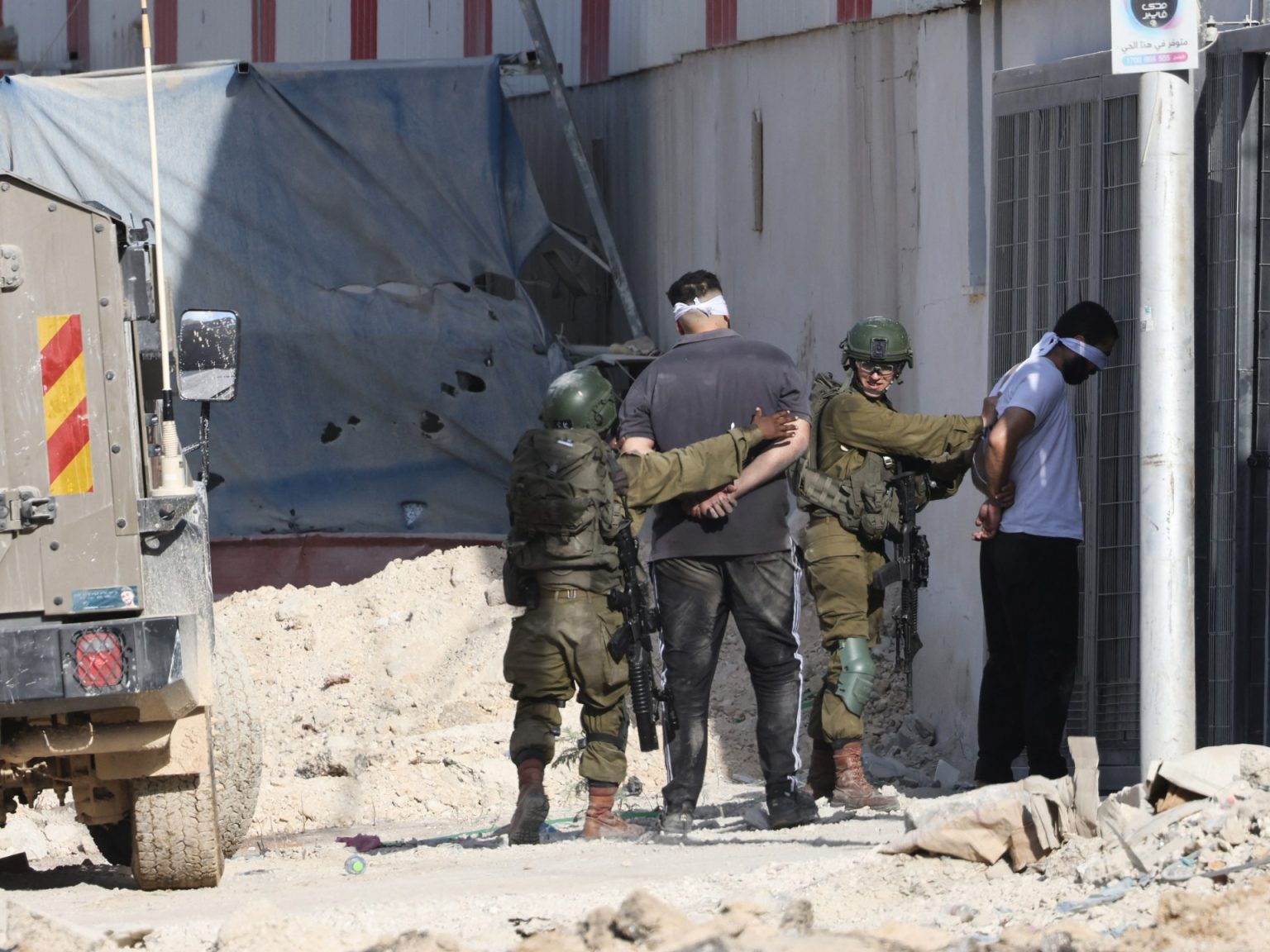 هل إسرائيل دولة ديمقراطية؟