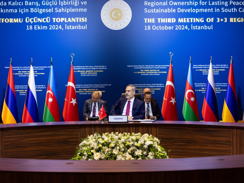 مؤتمر “3+3” ينعقد بإسطنبول لتدارس التحديات المشتركة