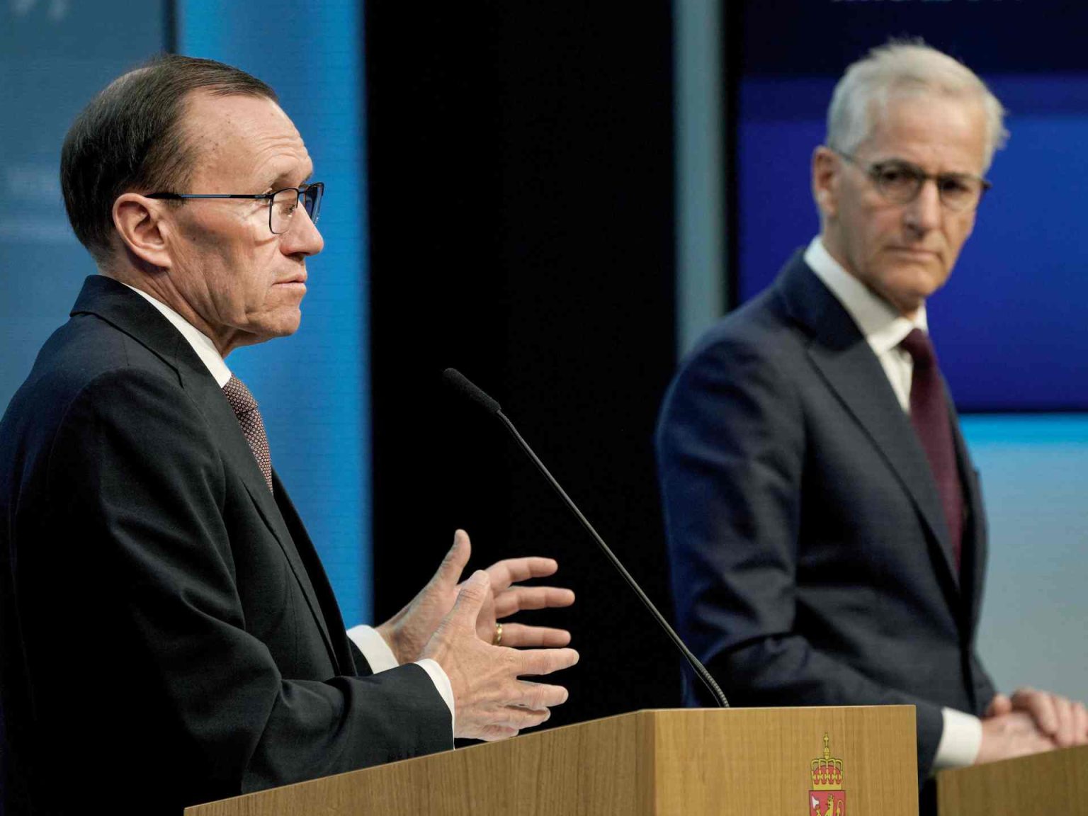 ما علاقة الفلسطينيين بعداء إسرائيل لهذه الدولة الأوروبية؟