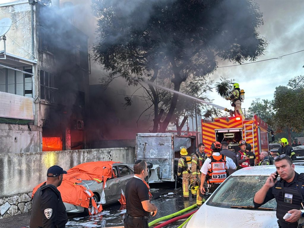 إسرائيل تؤكد استمرار الحرب على لبنان وبيروت ترفض شروط تل أبيب