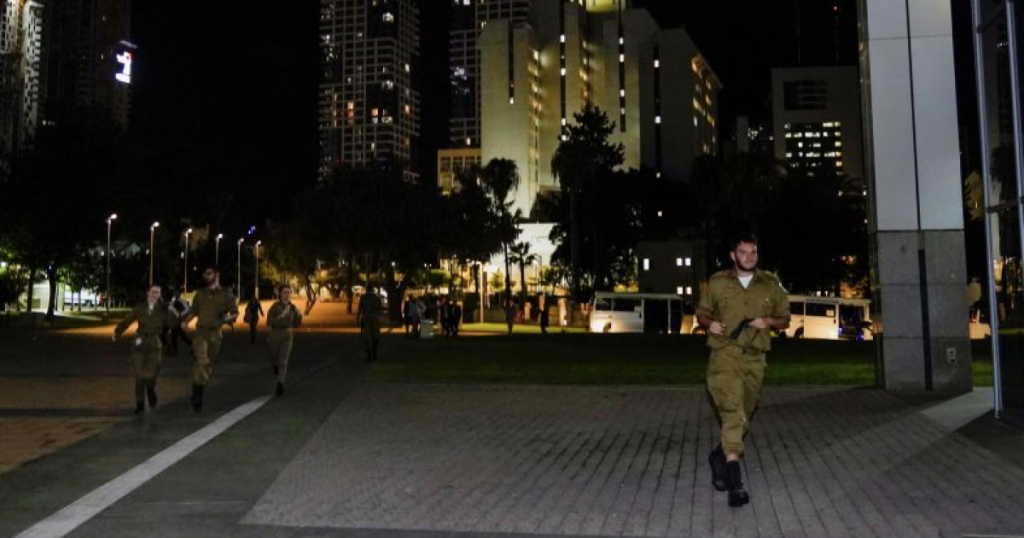 دوي صفارات الإنذار.. إسرائيل تعلن اعترض صاروخ أطلق من اليمن